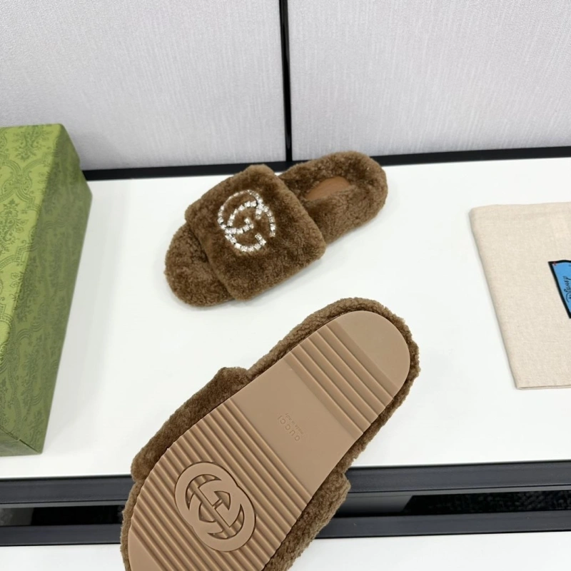 Efficient Gxccx Slippers 159360