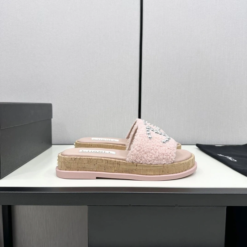 Elegant Chxnxl Slippers 125458