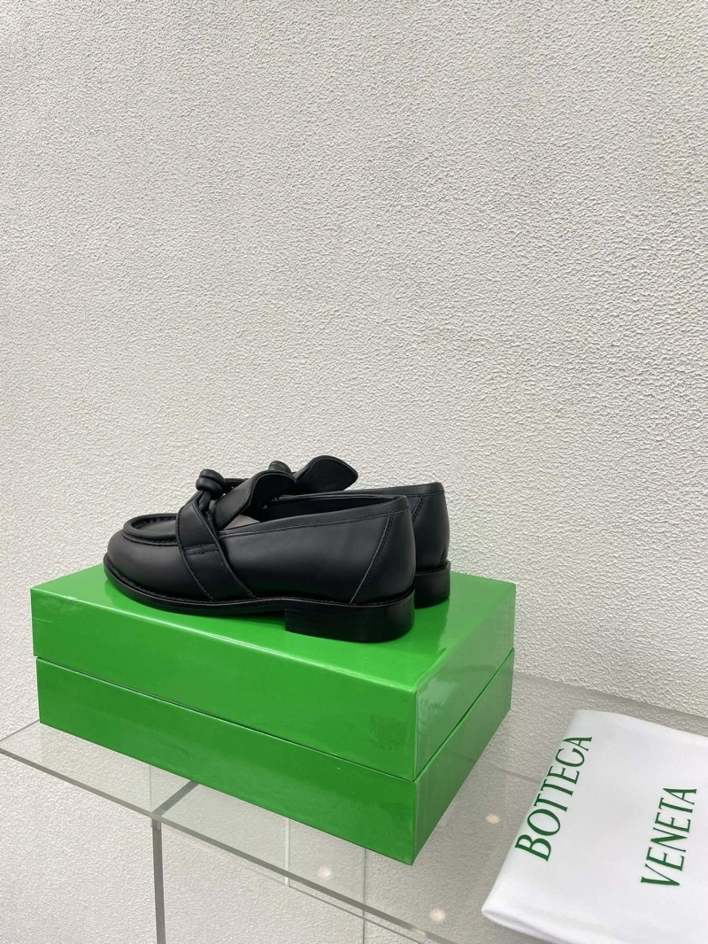 Classic Bxttxga Vxnxta Leather Shoes 112989