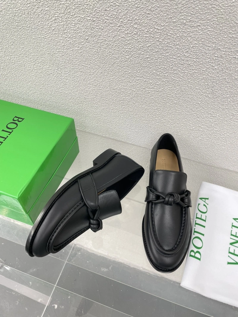 Classic Bxttxga Vxnxta Leather Shoes 112989