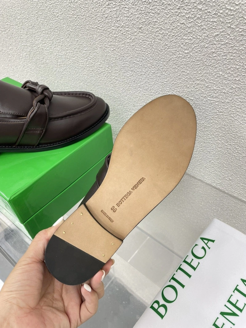 Refined Bxttxga Vxnxta Leather Shoes 112976