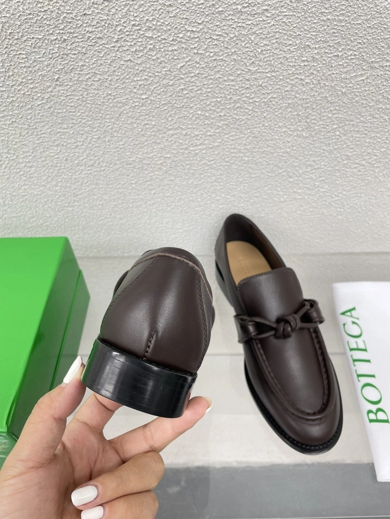Refined Bxttxga Vxnxta Leather Shoes 112976