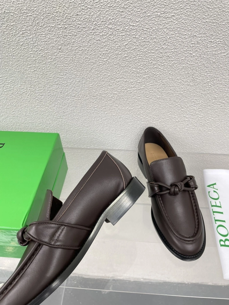 Refined Bxttxga Vxnxta Leather Shoes 112976