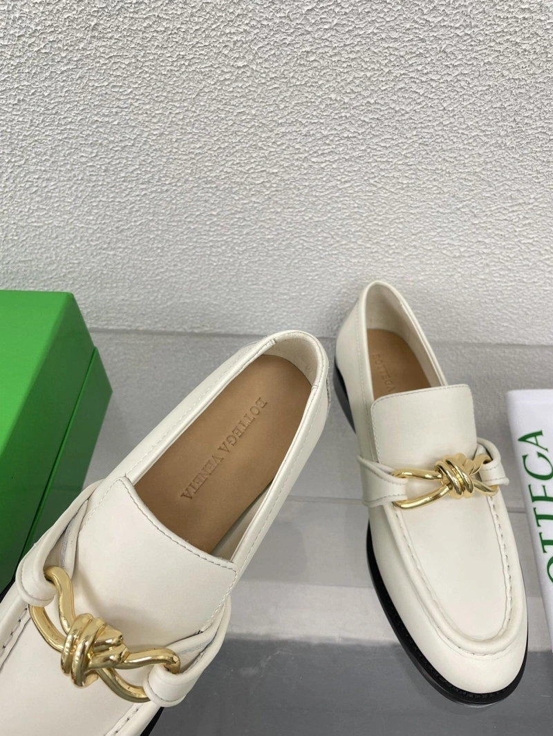 Vibrant Bxttxga Vxnxta Leather Shoes 112974