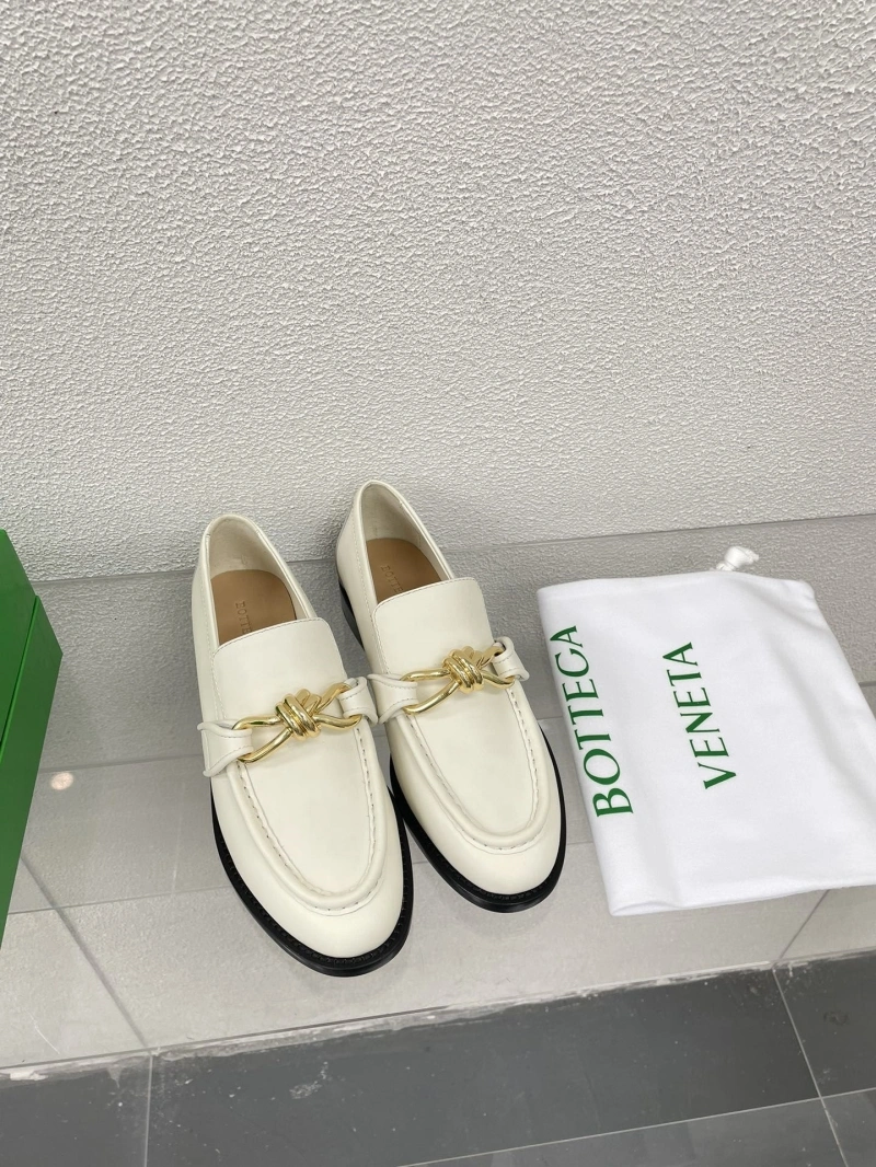 Vibrant Bxttxga Vxnxta Leather Shoes 112974
