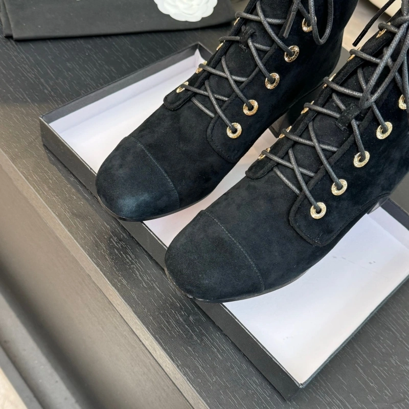 Bold Chxnxl Boots 125891