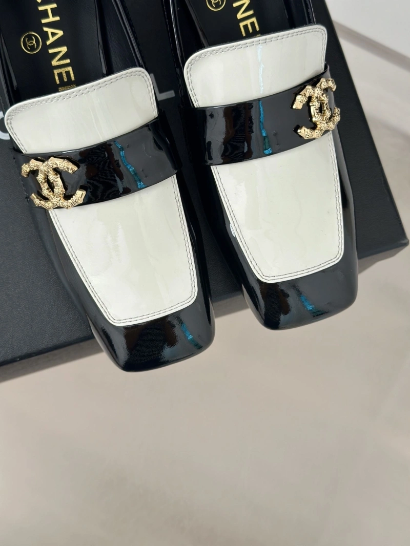 WellDesigned Chxnxl High Heels 125548