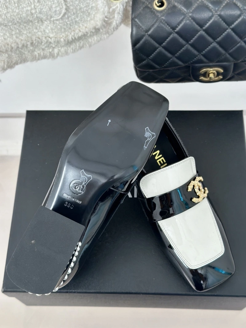 WellDesigned Chxnxl High Heels 125548
