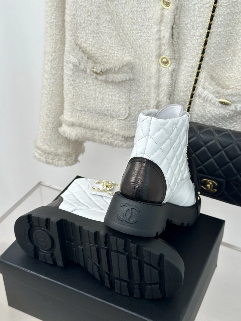 Vibrant Chxnxl Boots 125888