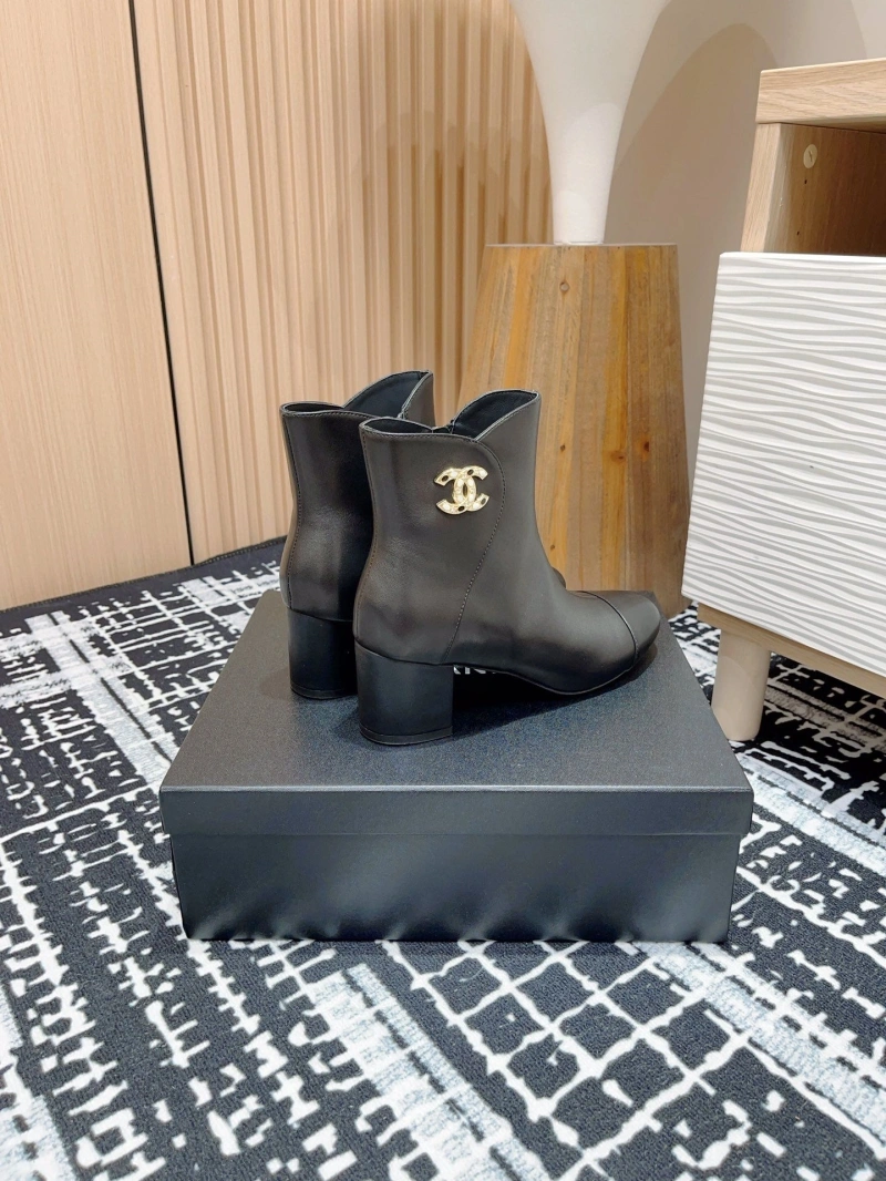Minimalist Chxnxl Boots 125838