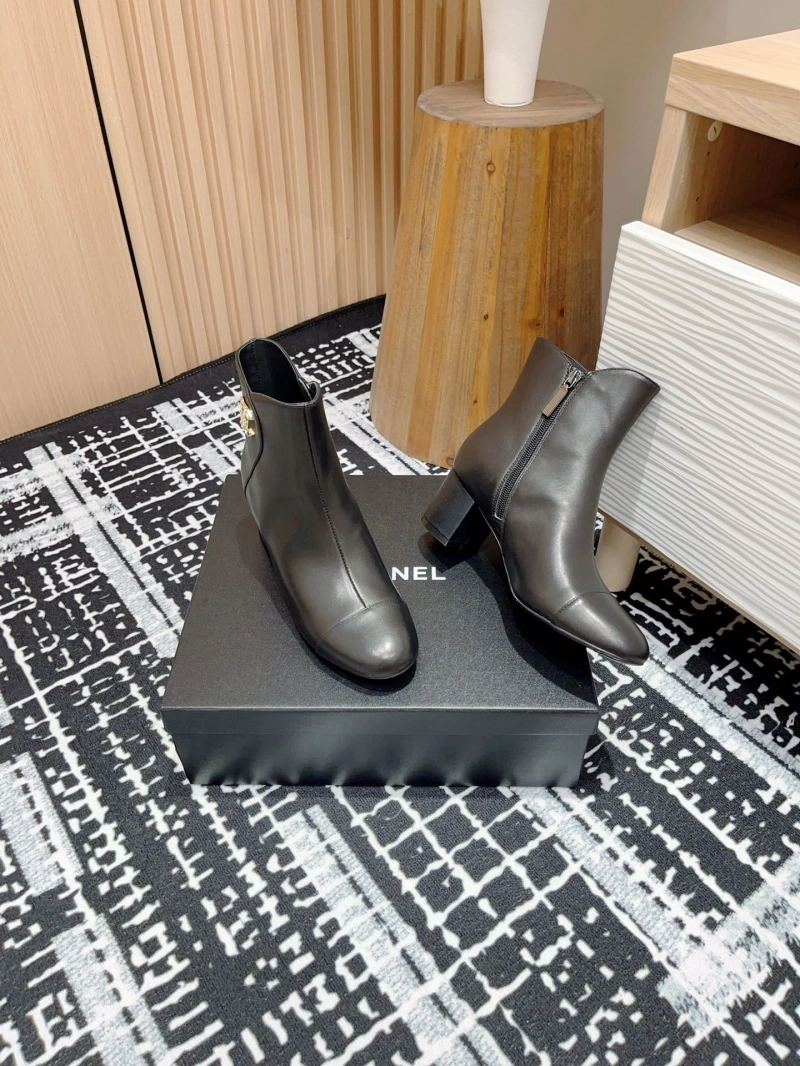 Minimalist Chxnxl Boots 125838