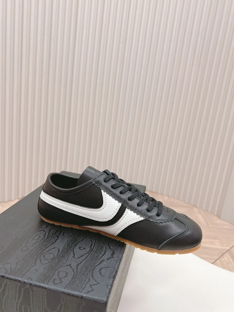 NewStyle Othxr Sneakers 214126
