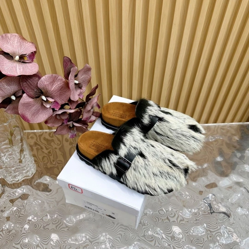 Fashionable Othxr Slippers 214153