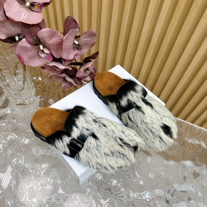 Fashionable Othxr Slippers 214153