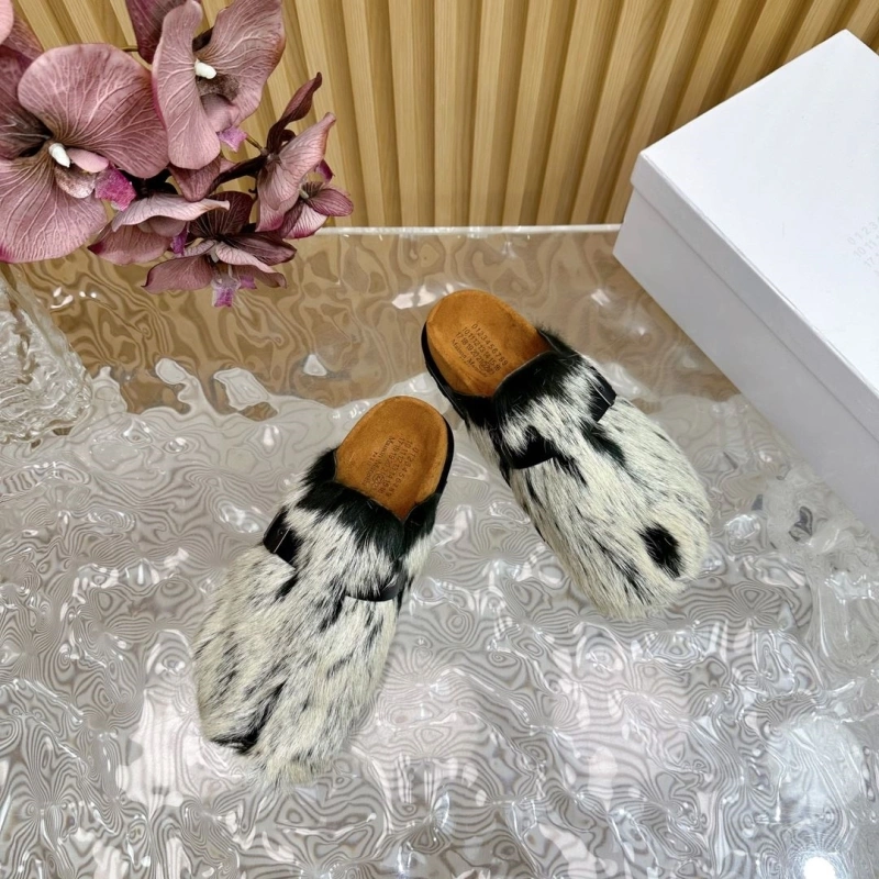 Fashionable Othxr Slippers 214153