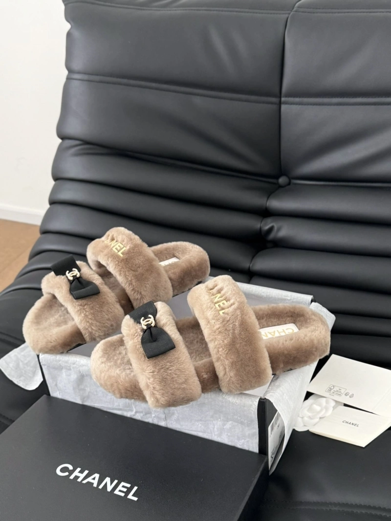 Cozy Chxnxl Slippers 125438