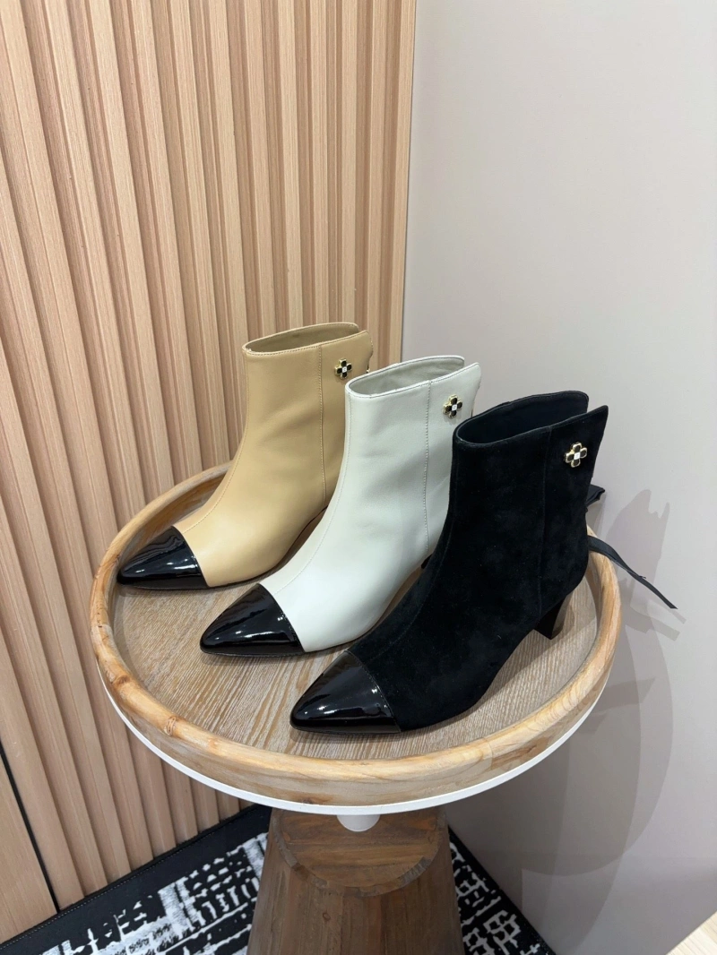 Efficient Chxnxl Boots 125815