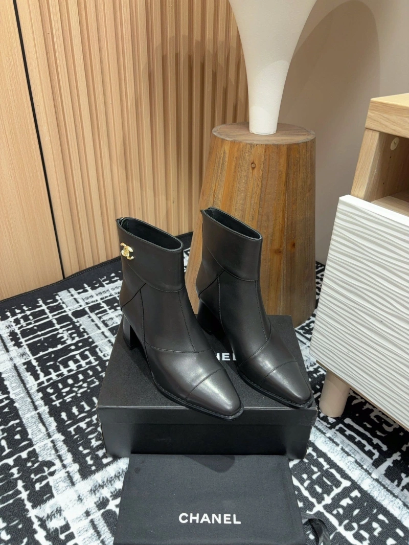 Sleek Chxnxl Boots 125813