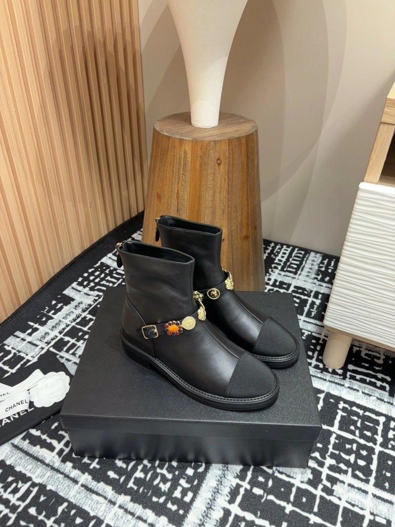 Cozy Chxnxl Boots 125803