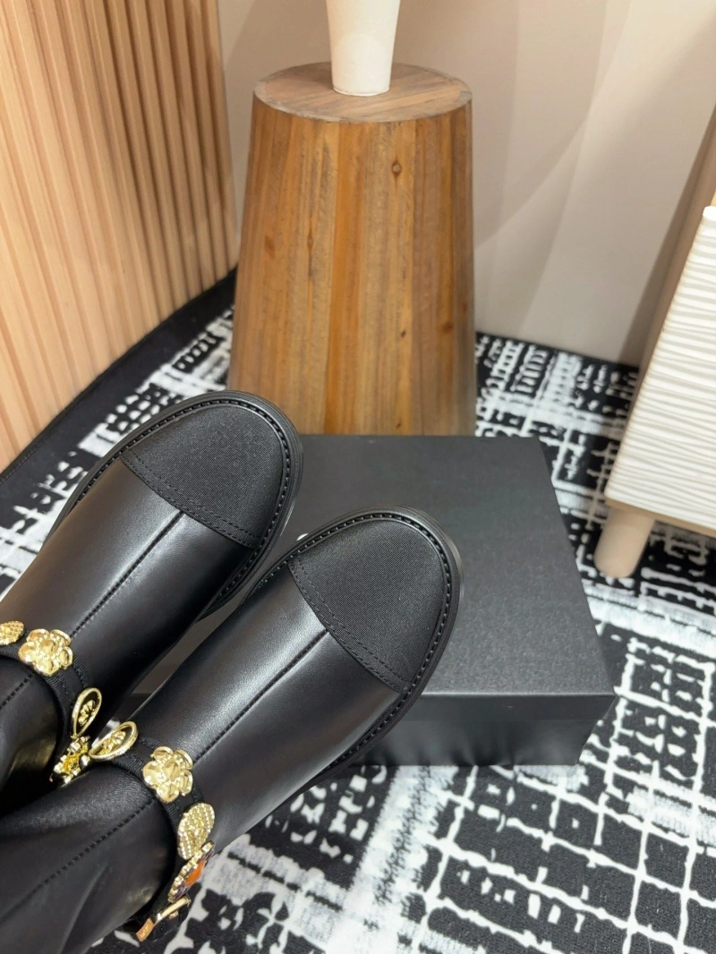 Cozy Chxnxl Boots 125803