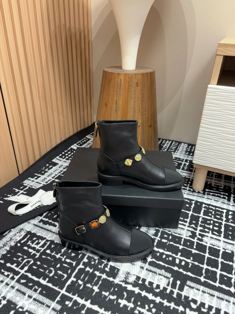 Cozy Chxnxl Boots 125803