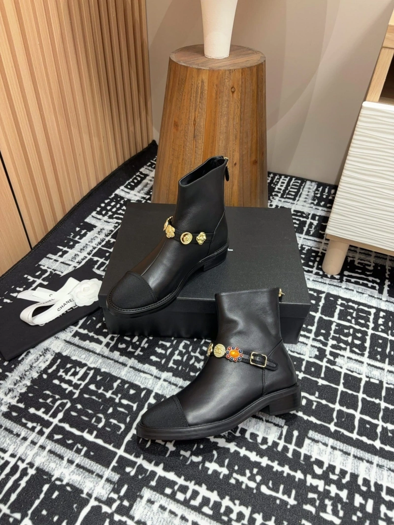 Cozy Chxnxl Boots 125803