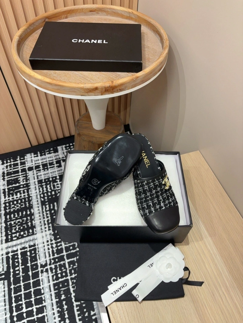 Chxnxl Slippers Bright 125447