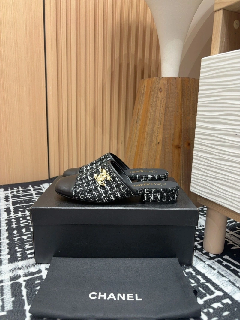 Fashionable Chxnxl Slippers 125448