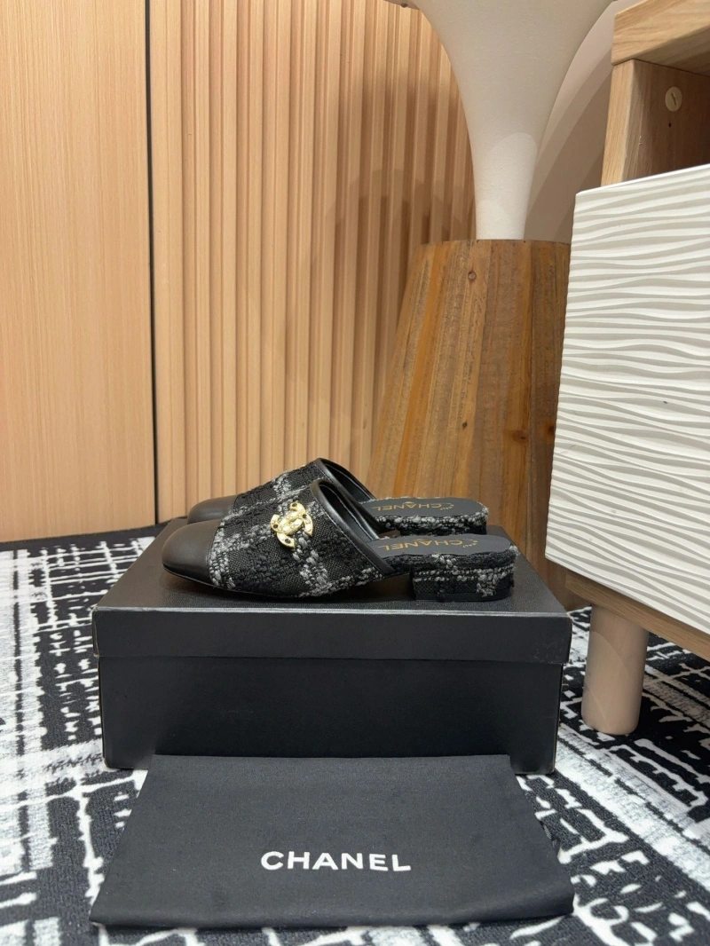 Classic Chxnxl Slippers 125430