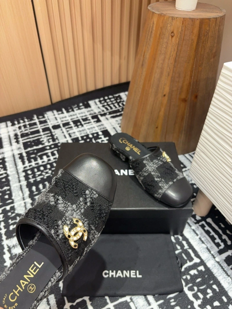 Classic Chxnxl Slippers 125430