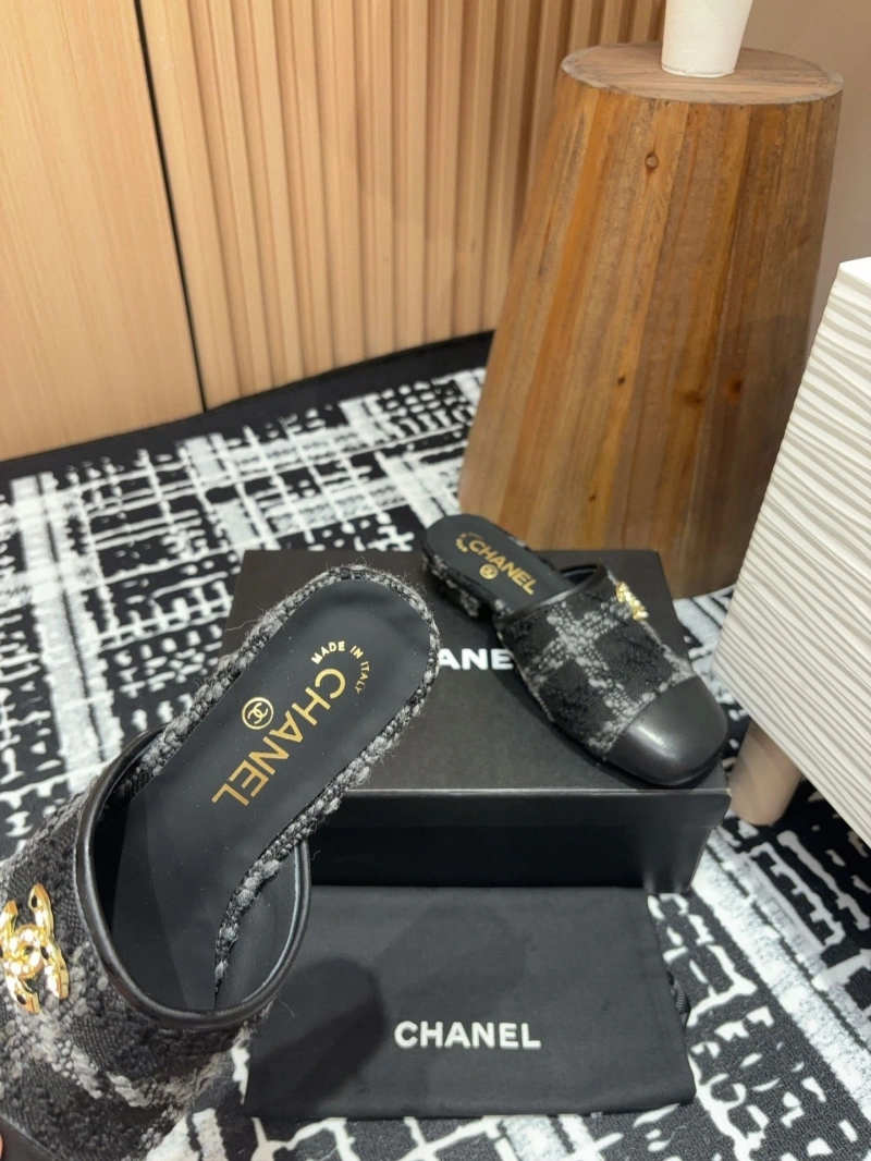 Classic Chxnxl Slippers 125430