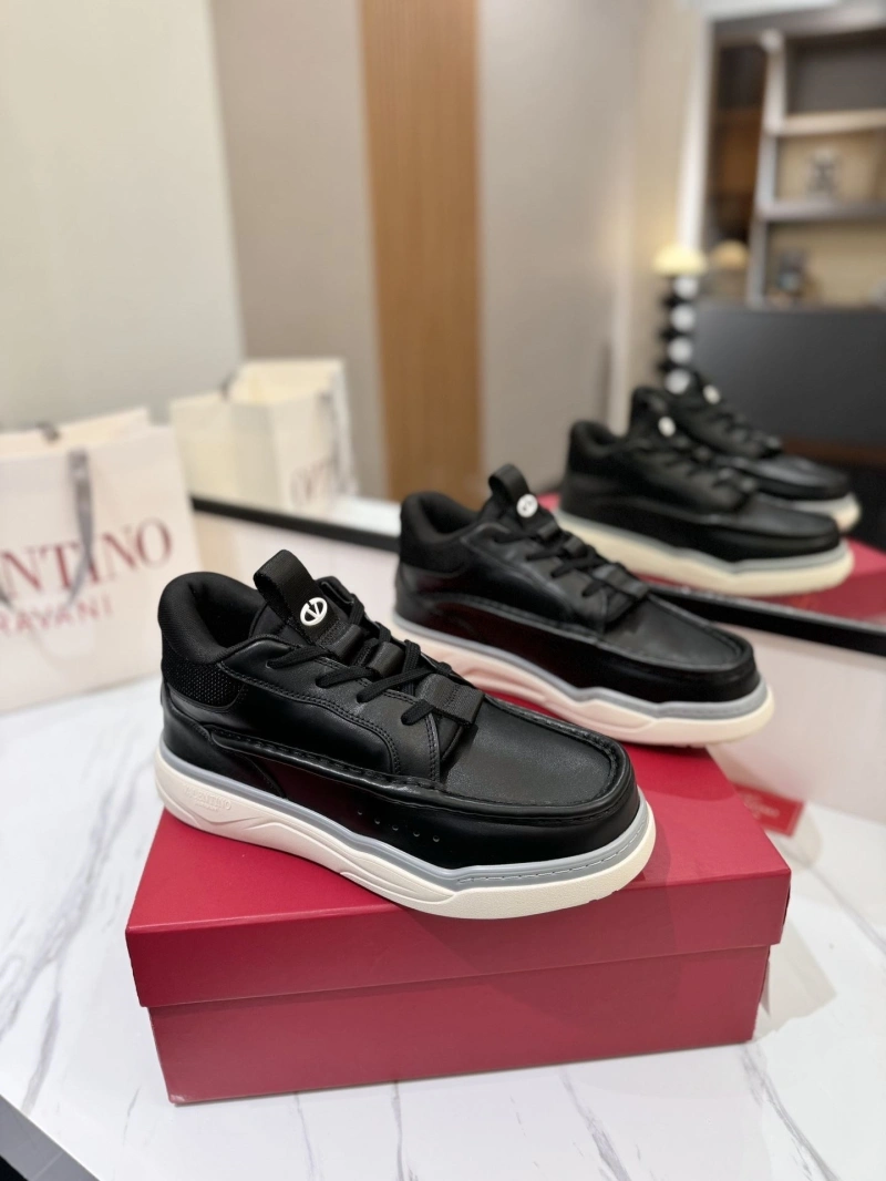 Bold Vxlxntino Sneakers 230861