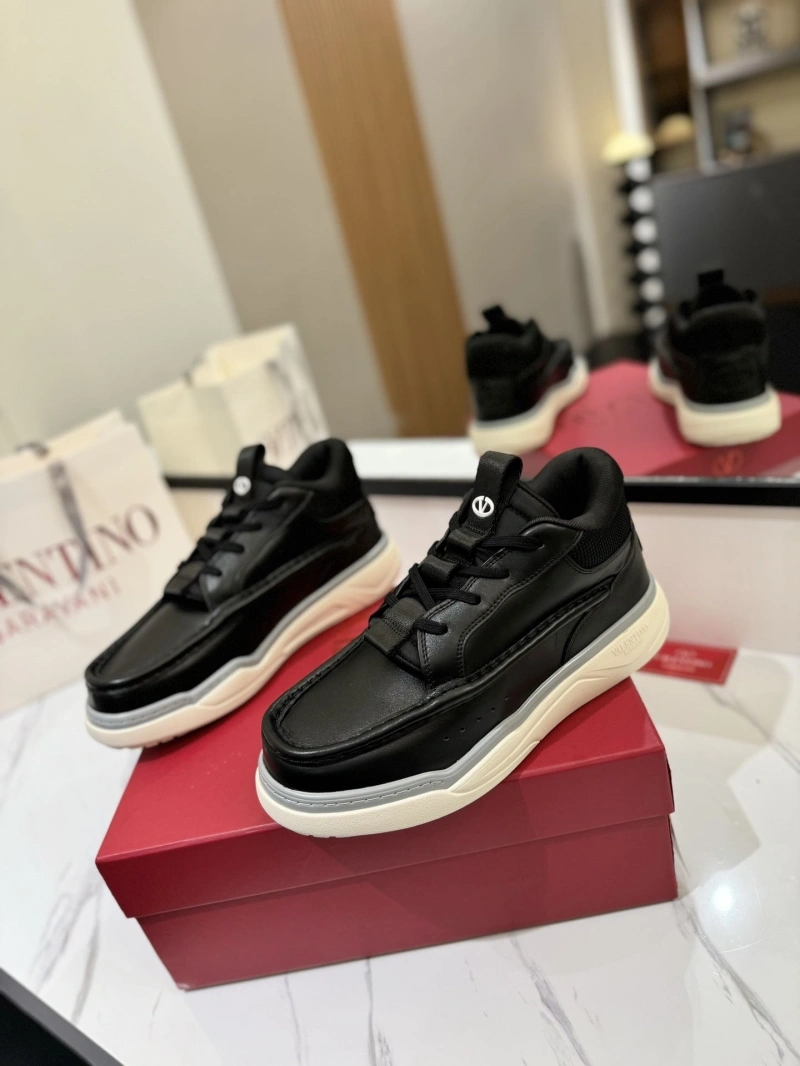 Bold Vxlxntino Sneakers 230861