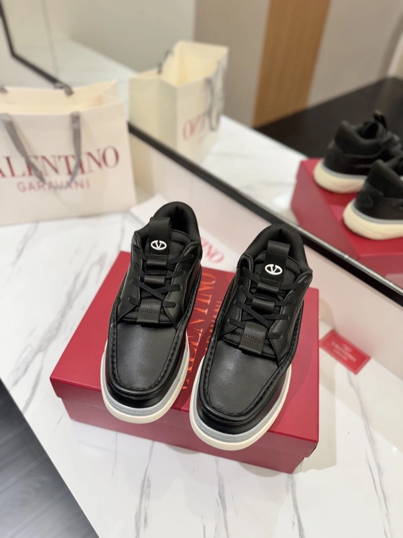 Bold Vxlxntino Sneakers 230861