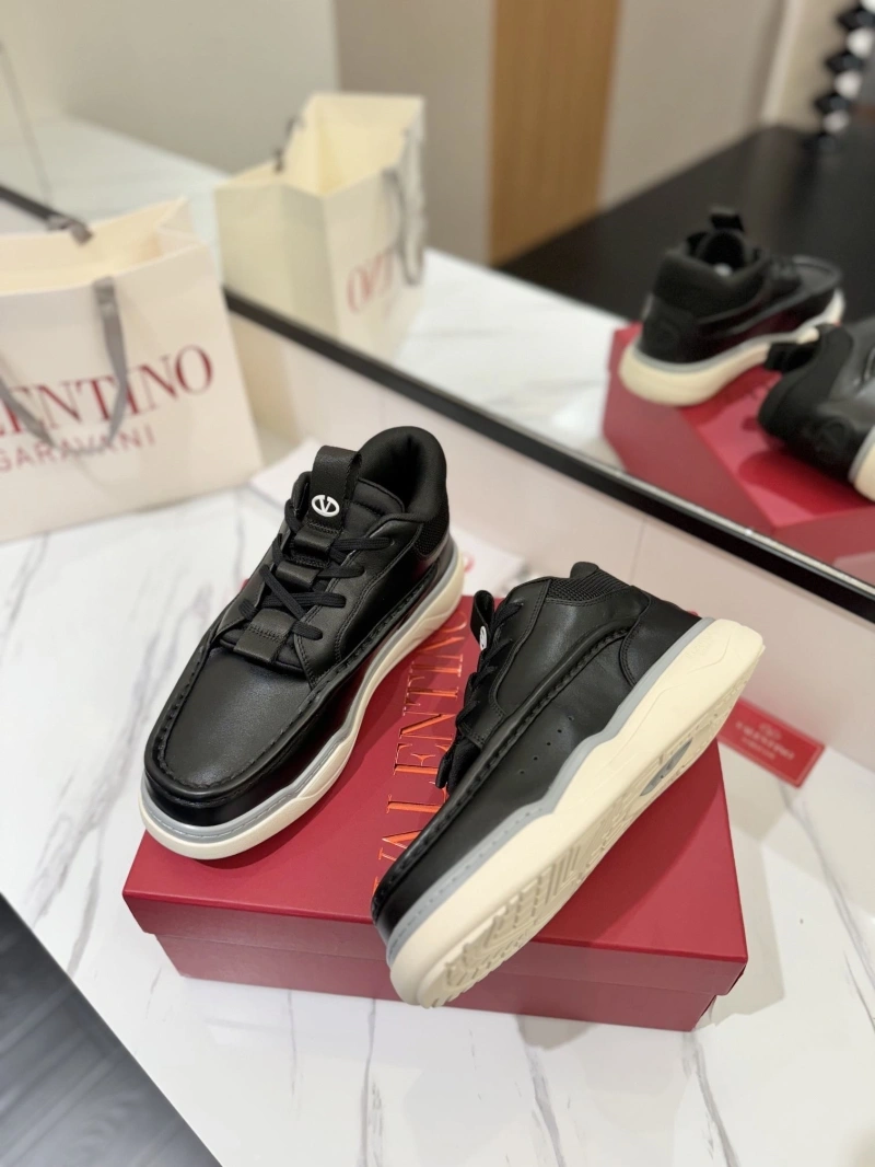 Bold Vxlxntino Sneakers 230861