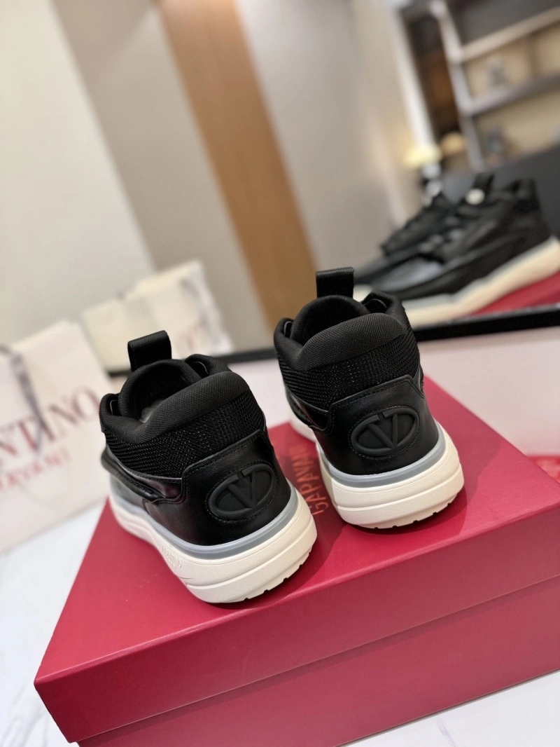 Bold Vxlxntino Sneakers 230861