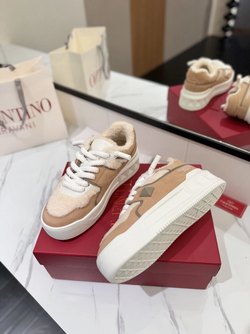 Trendsetting Vxlxntino Sneakers 230854