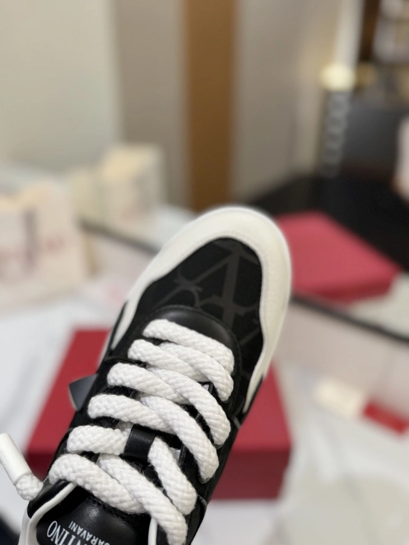 Functional Vxlxntino Sneakers 230864