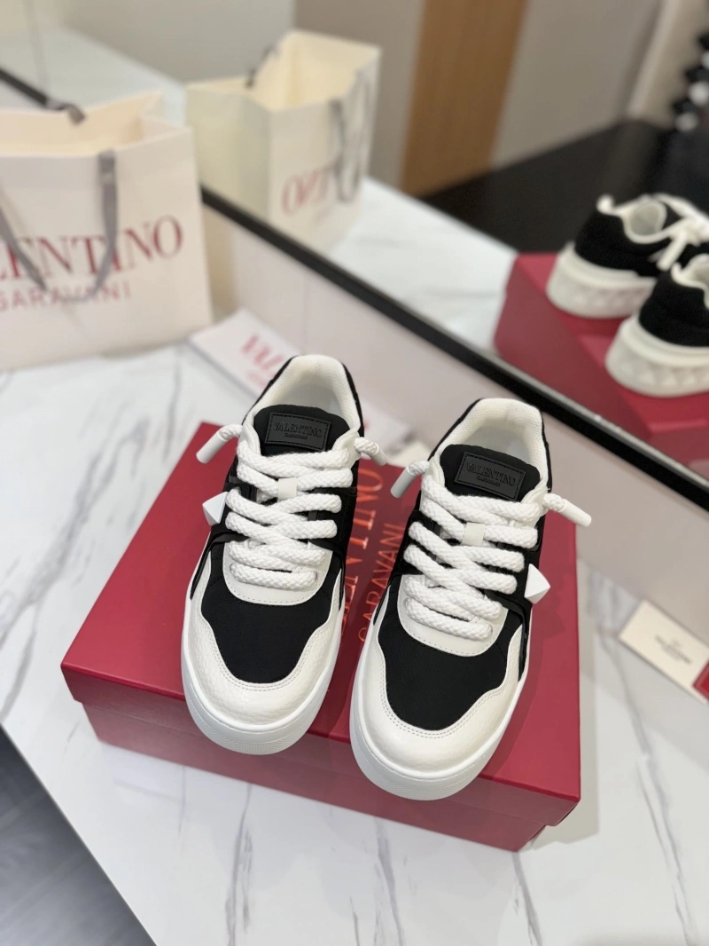 AllSeason Vxlxntino Sneakers 230872