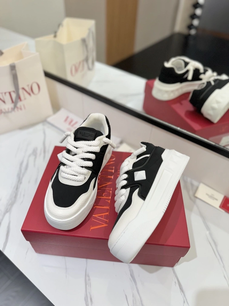 AllSeason Vxlxntino Sneakers 230872