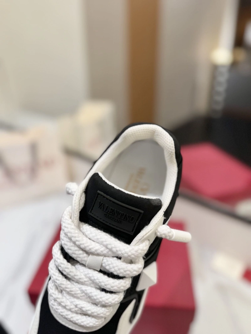AllSeason Vxlxntino Sneakers 230872