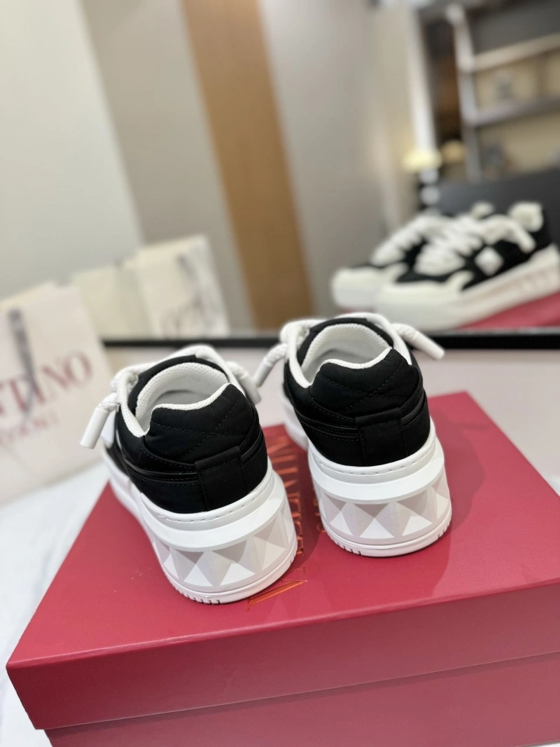 AllSeason Vxlxntino Sneakers 230872