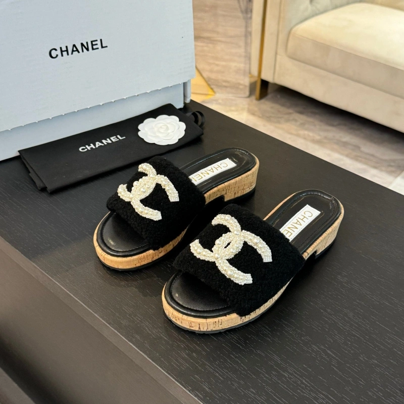GoodFit Chxnxl Slippers 125429