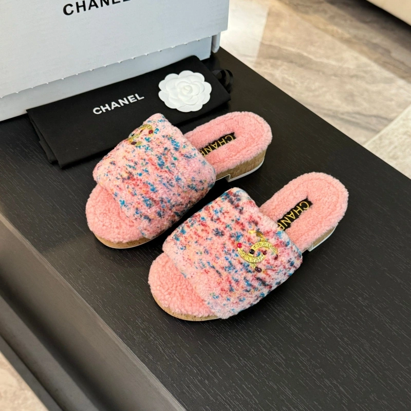 Durable Chxnxl Slippers 125426