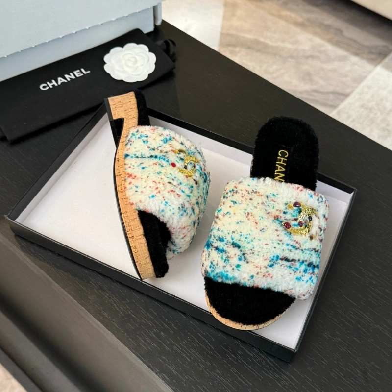 GoodFit Chxnxl Slippers 125425