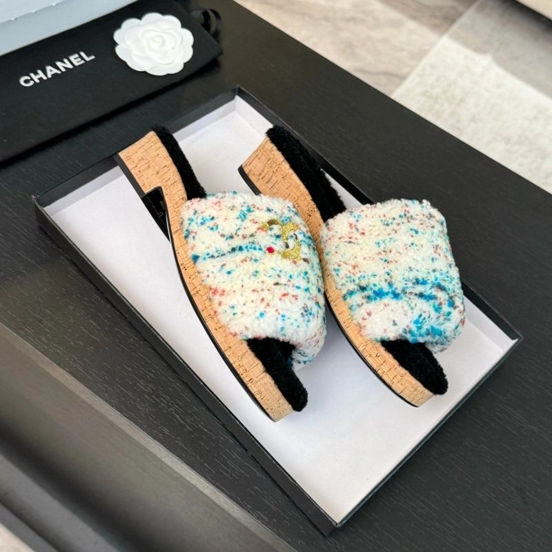 GoodFit Chxnxl Slippers 125425