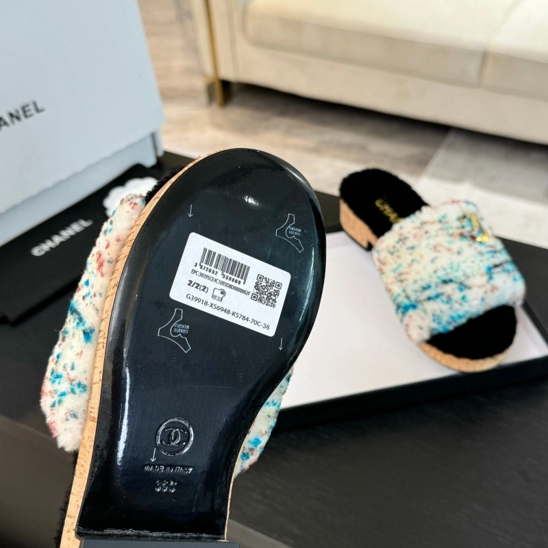 GoodFit Chxnxl Slippers 125425