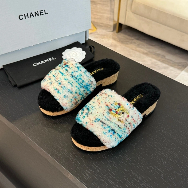 GoodFit Chxnxl Slippers 125425