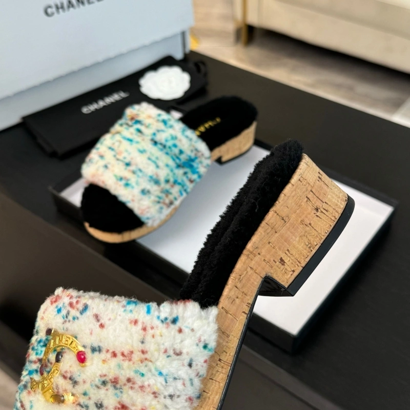 GoodFit Chxnxl Slippers 125425