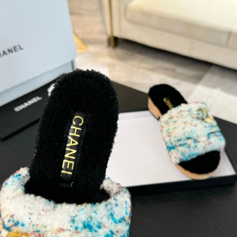 GoodFit Chxnxl Slippers 125425